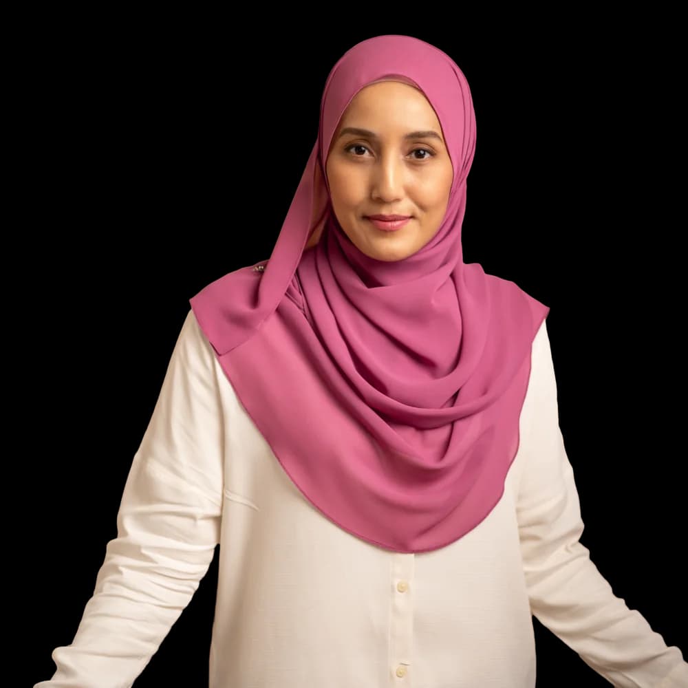 Che Nom in a pink hijab and white blouse